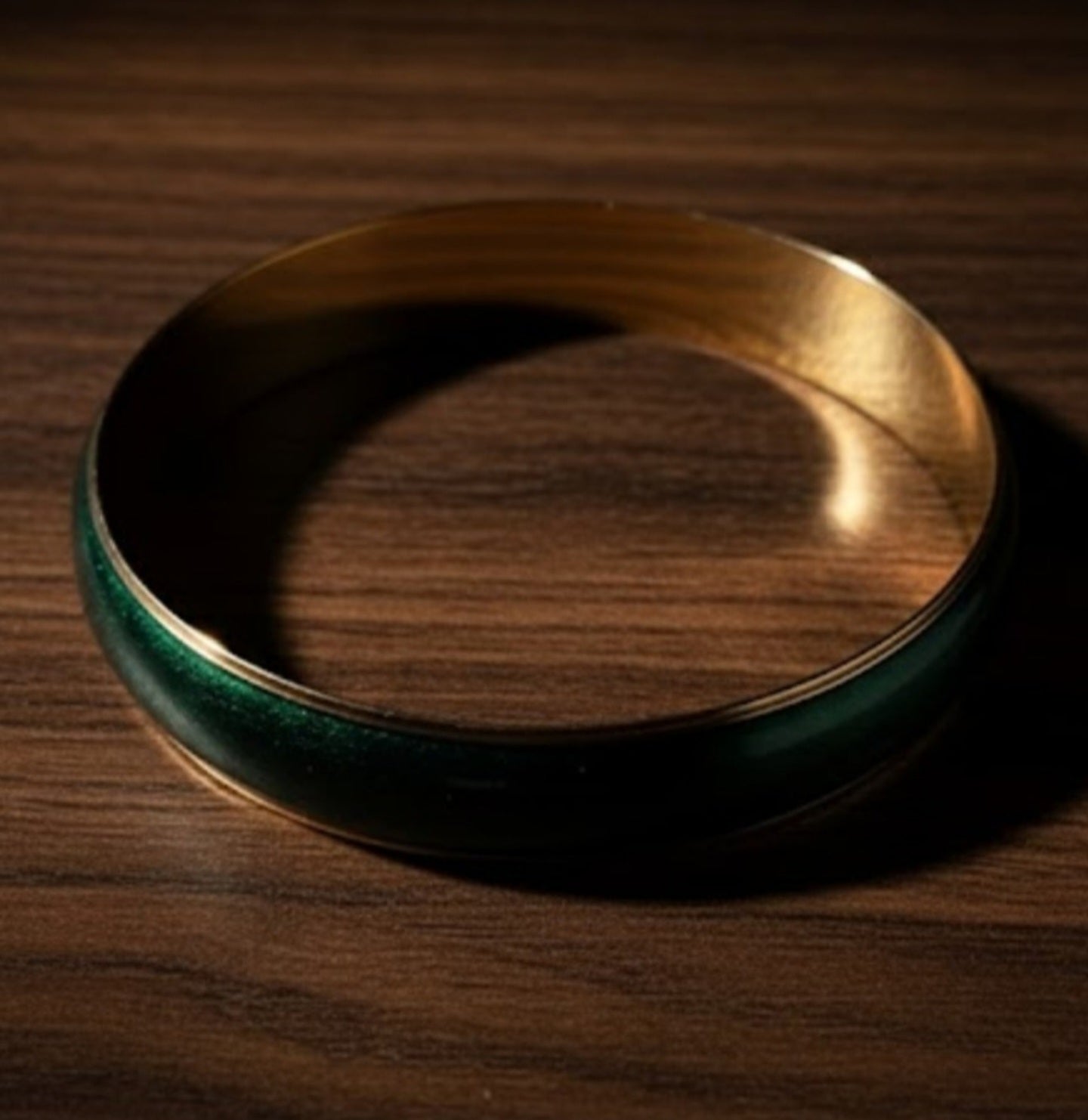 Vintage Deep Green Enamel Bangle Bracelet – Gold Tone Minimalist Stackable Jewelry